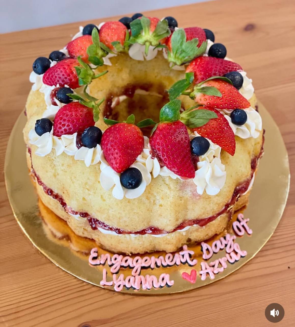 Victoria Sandwich Bundt Cake